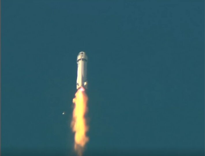  Сбой в работе двигателя "BE-3" РН "New Shepard" через 1 минуту полёта, кадр из видео Blue Origin 