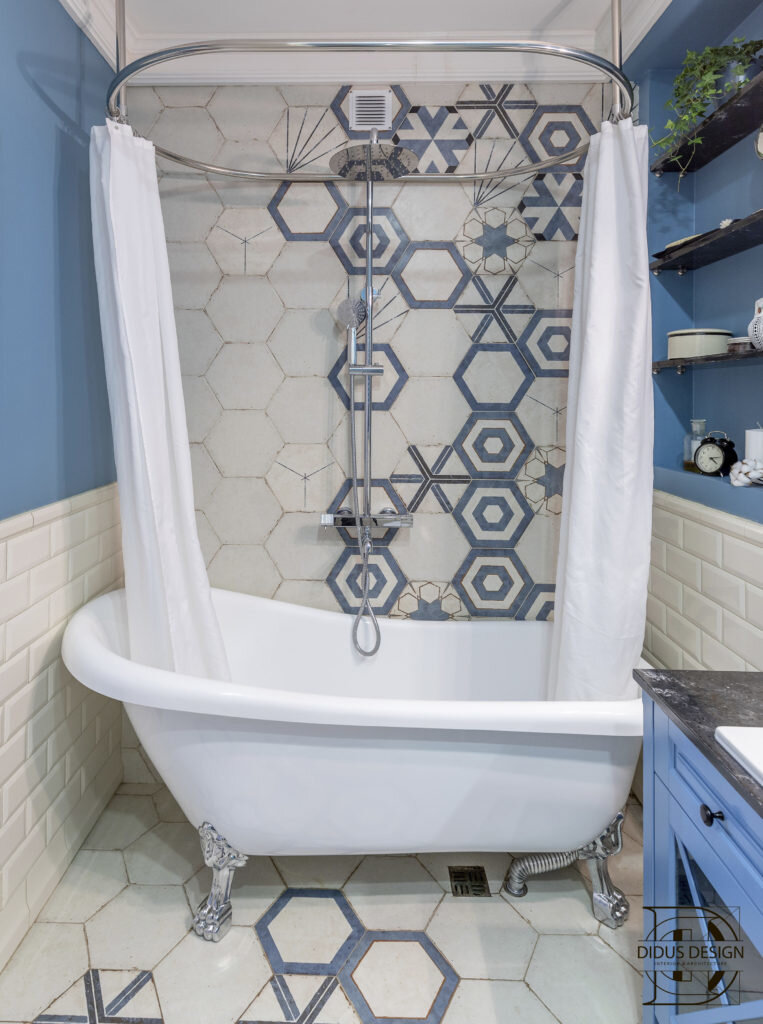 Нескучный интерьер на 50 кв.м. Классика и насыщеные цвета в яркой двушке