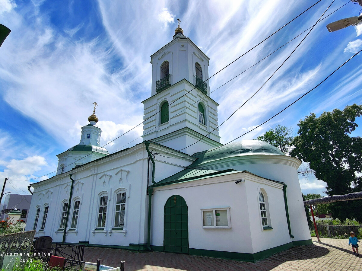  Церковь Иоанна Предтечи (1773). Кстати, это единственная церковь в городе, которую не закрыли, и она была действующей в советские времена