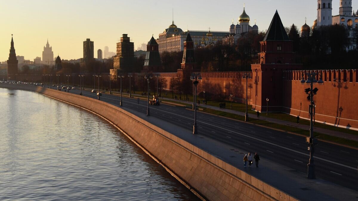    Вид на Кремль и Кремлевскую набережную в Москве© РИА Новости / Евгений Биятов