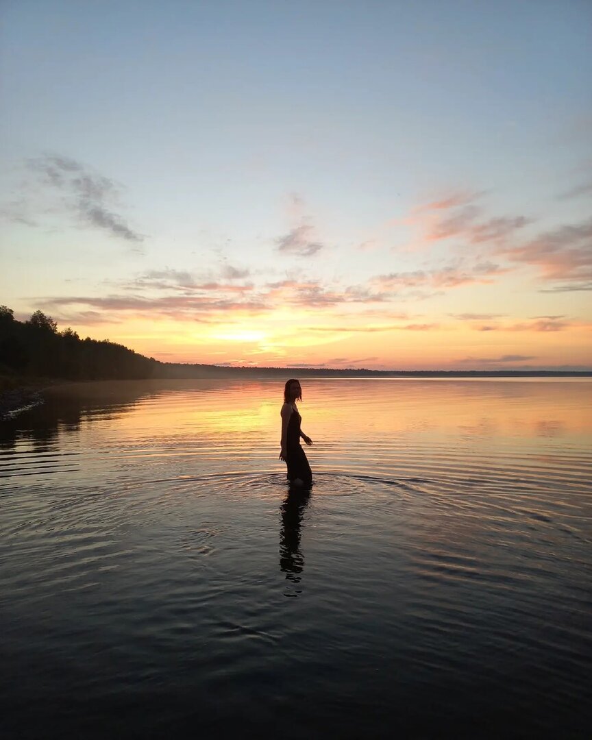 Лето 2021. Я в одиночестве уехала на Русский север, бродить, окунаться в ледяные озера и париться в бане. 