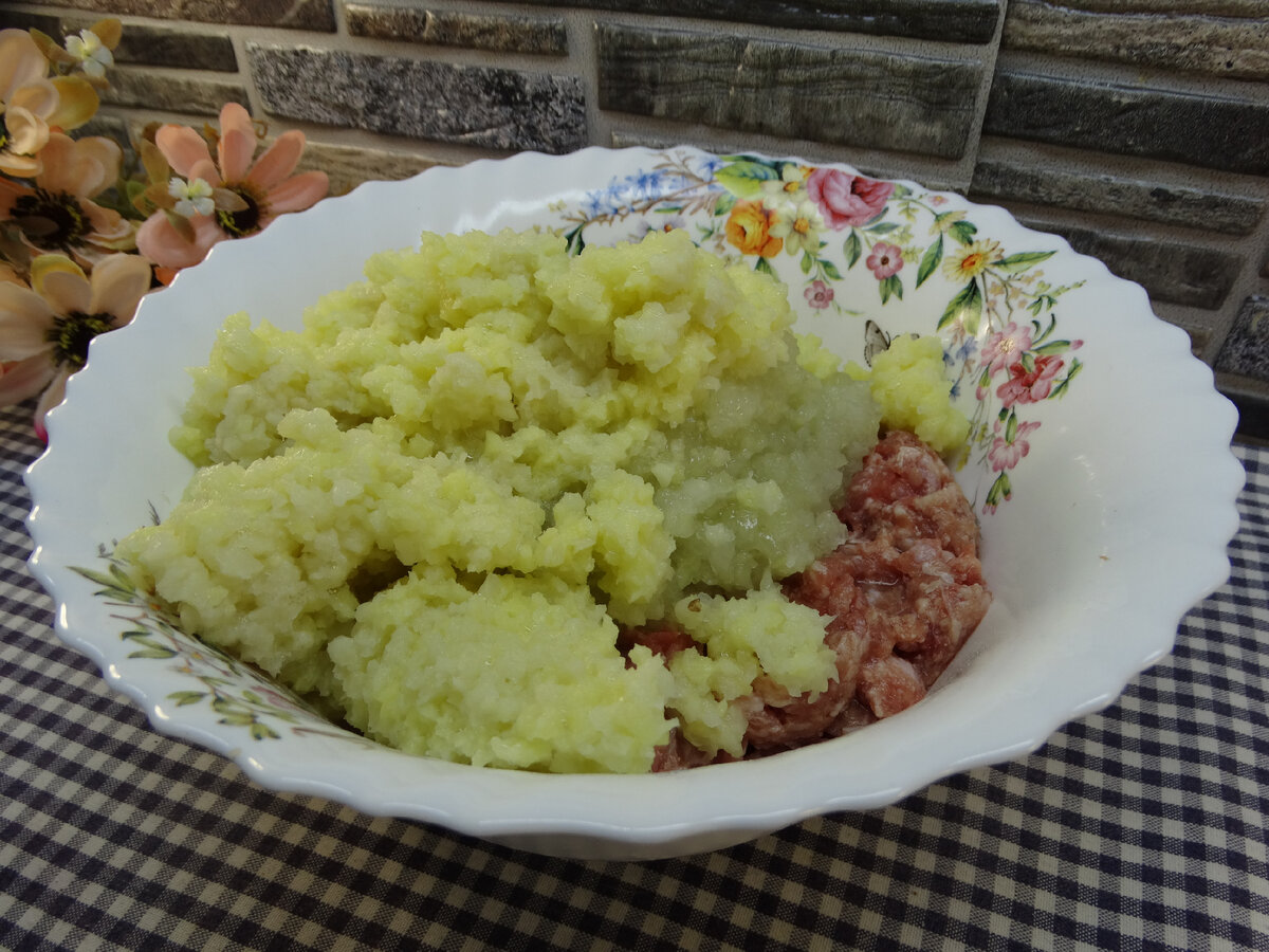 Котлеты с панировочными сухарями и картофелем | Готовим вкусно дома/  Кулинария/ Рецепты | Дзен