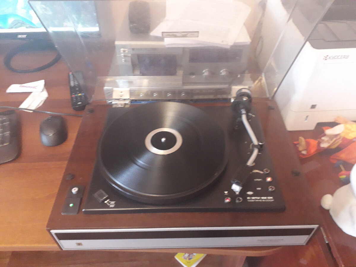 Советский винтажный проигрыватель виниловых пластинок Радиотехника 001 ...