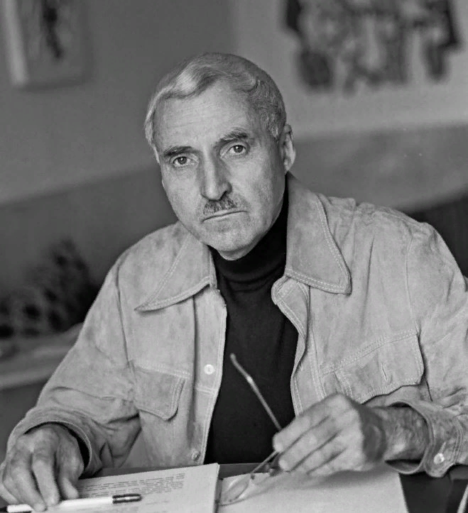 Симонов К.М. http://www.ndbmarshak.ru/content/news/3065/KS.JPG