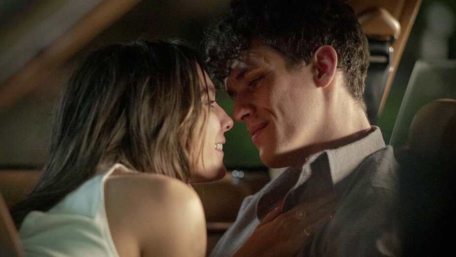 Сериал доступен на more.tv и по подписке Кинопоиск HD