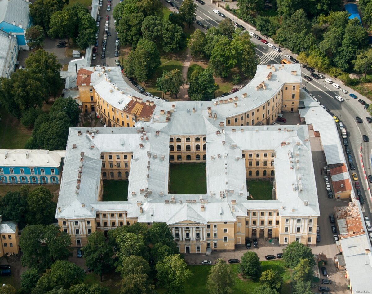 царскосельский лицей 1825. закрытое учебное заведение 7 букв. нижегородский дворянский институт императора александра ii. Schulbank. читинский институт байкальского государственного университета.