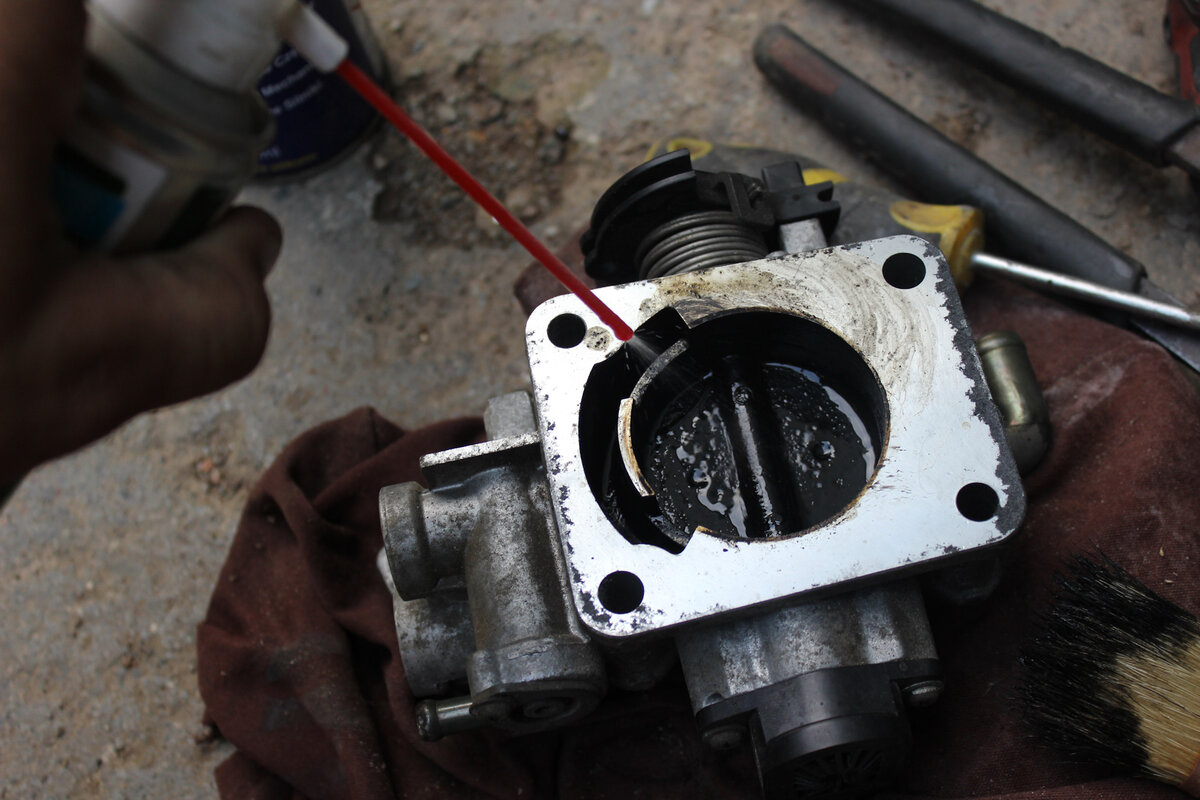 Почистил дроссельную заслонку и начались проблемы с оборотами, показываю как чистить, чтобы потом не было проблем