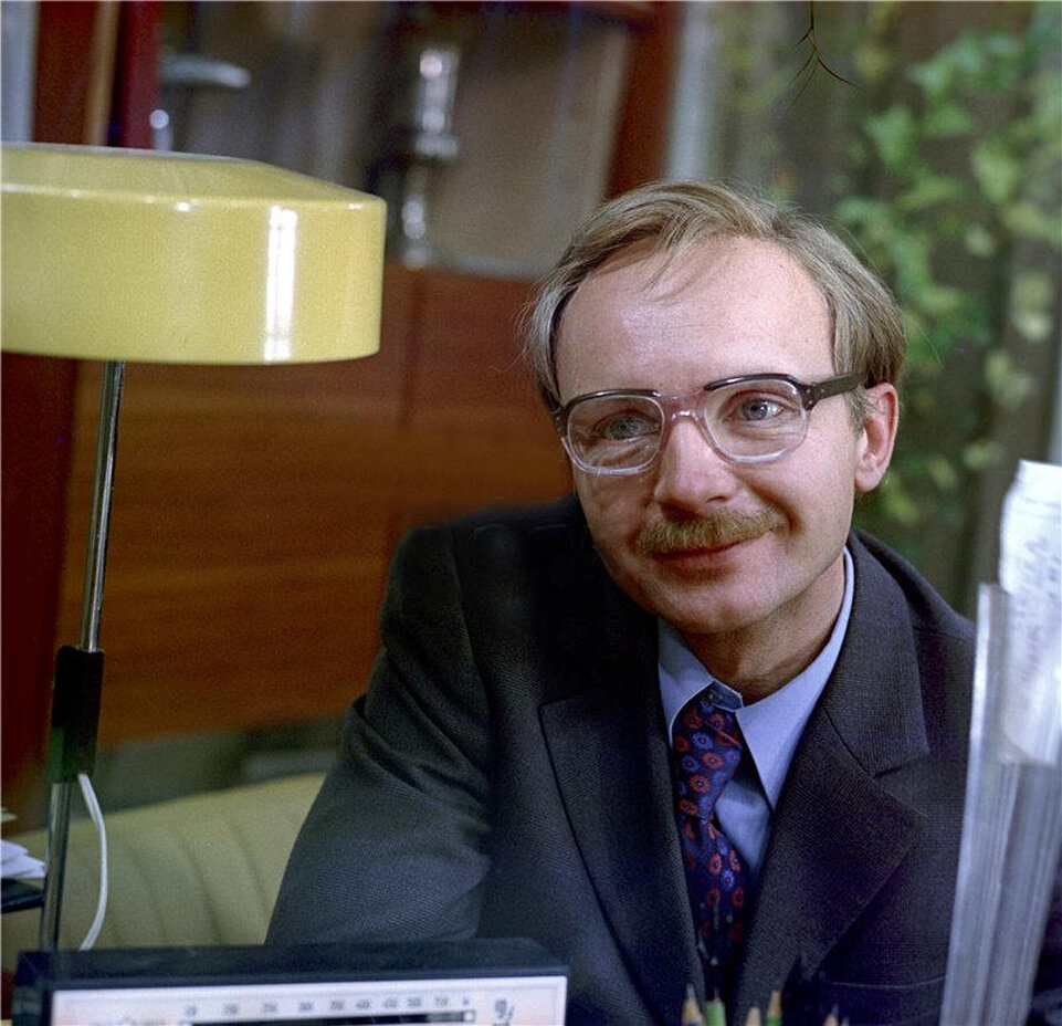 Андрей Мягков на съёмках фильма "Служебный роман"