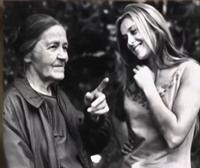 Мария Ивановна Вишнякова (матьТарковского) с Маргаритой Тереховой.