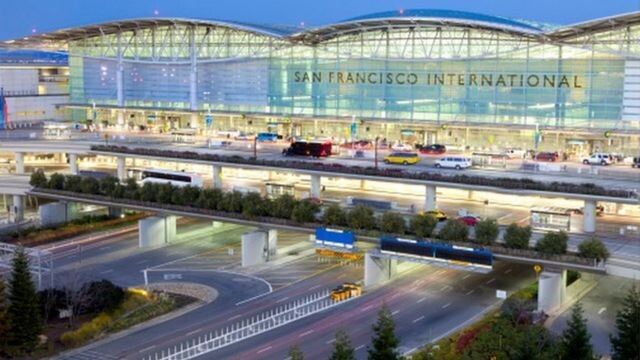 АВТОР ФОТО, GETTY IMAGESПодпись к фото,Аэропорт Сан-Франциско, самое тяжелое здание города, со времени своего строительства уже просел на 4 миллиметра