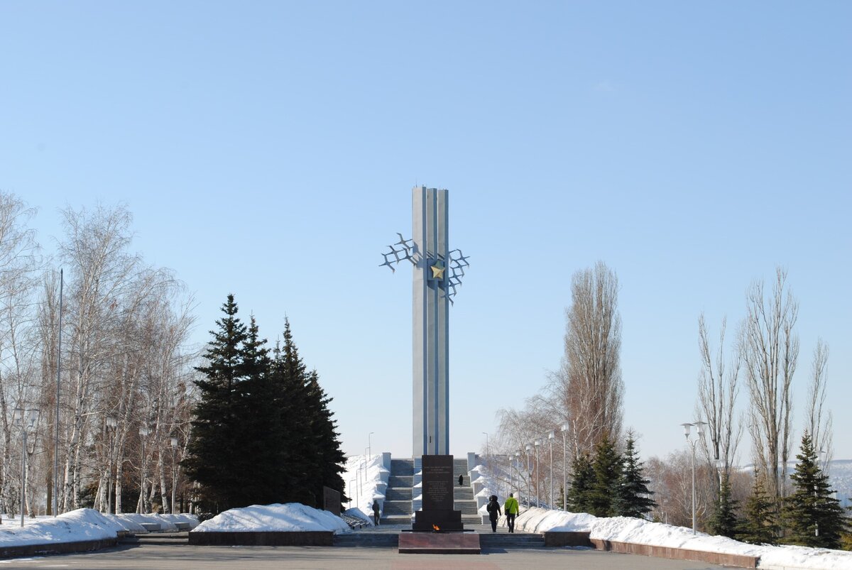 28.02.2021 г. Мемориальный комплекс «Журавли» в парке Победы на Соколовой горе г. Саратова — памятник саратовцам, погибшим во время Великой Отечественной войны 1941—1945 годов.