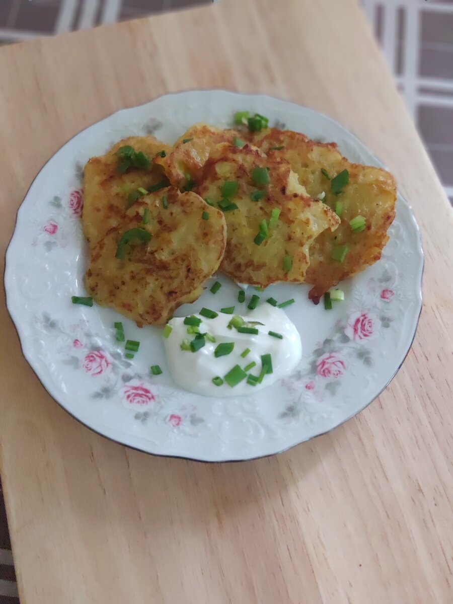 Драники со сметаной