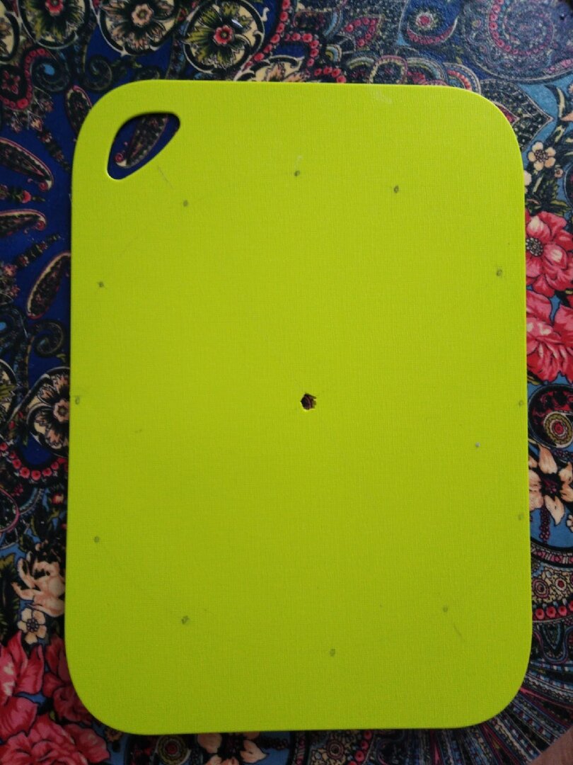 Отверстие в центре. По кругу 12 отметок.