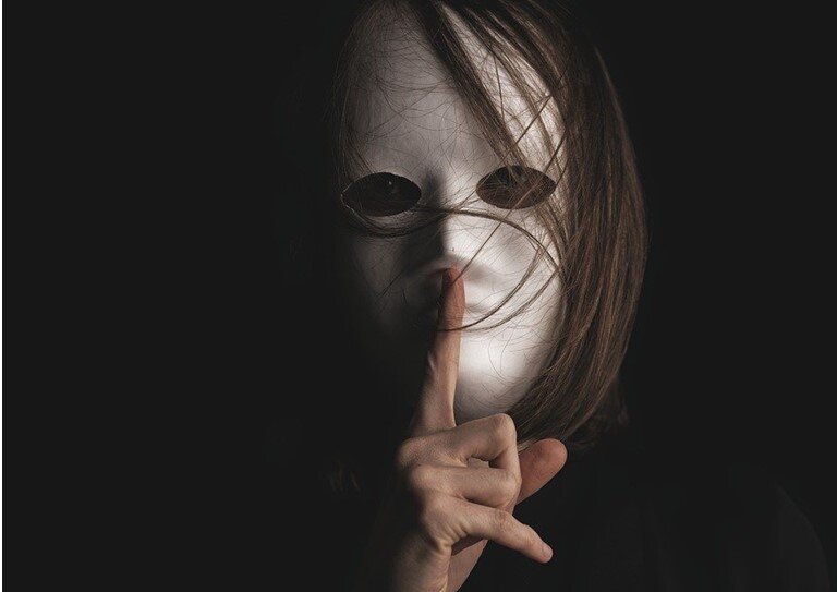 https://cdn.pixabay.com/photo/2021/01/26/14/55/mask-5951807_960_720.jpg