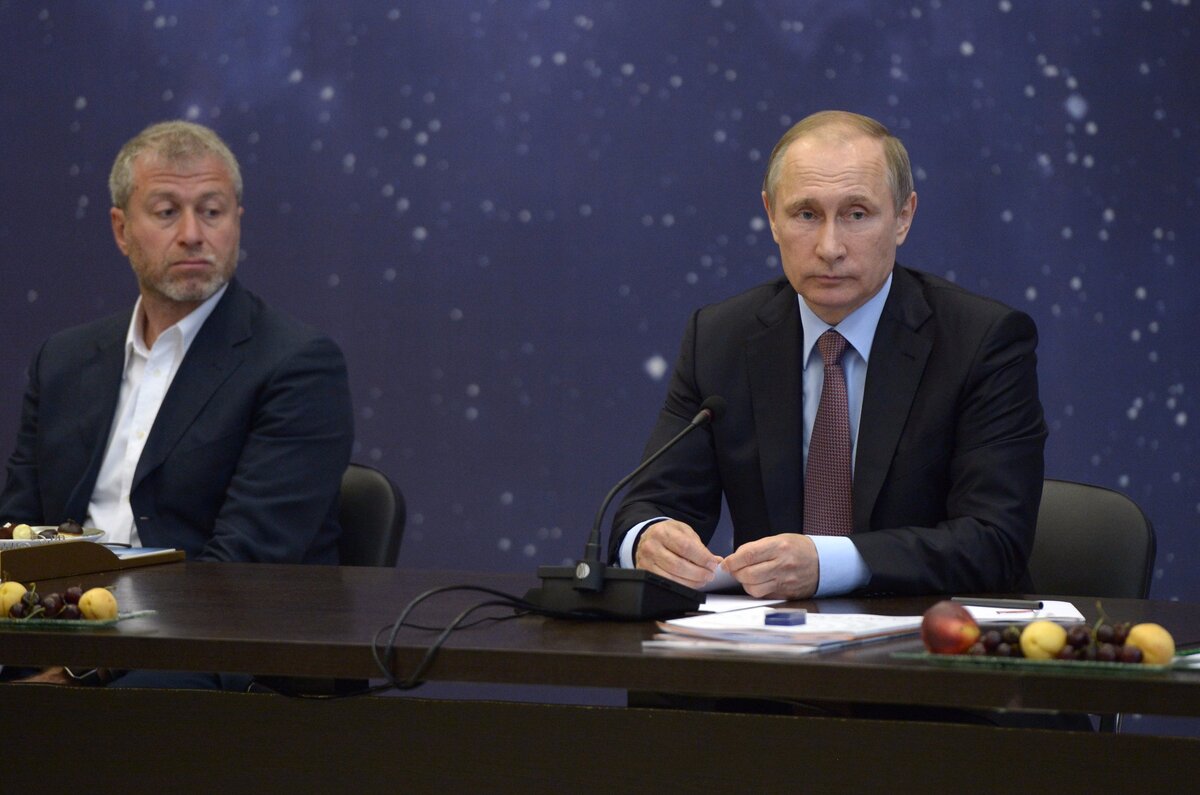 Роман Абрамович и президент России Владимир Путин. Источник: Яндекс.Картинки