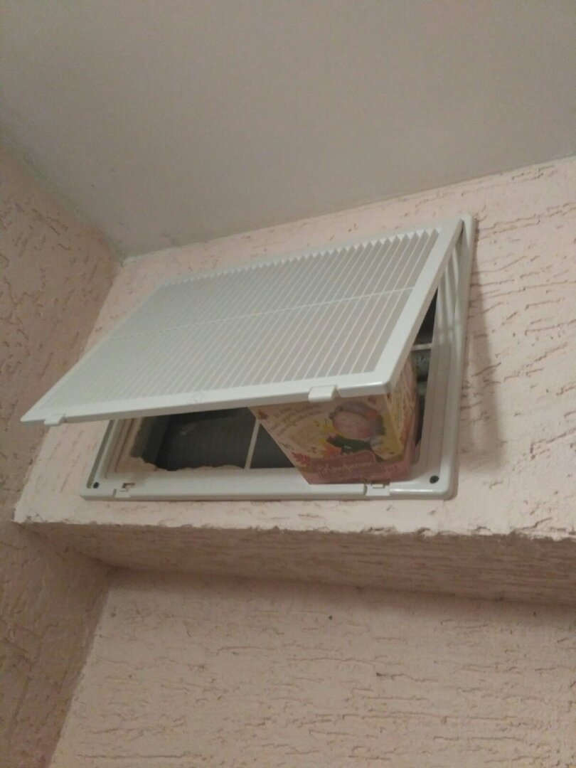 Третий лючок для подстраховки зимой всегда приоткрыт