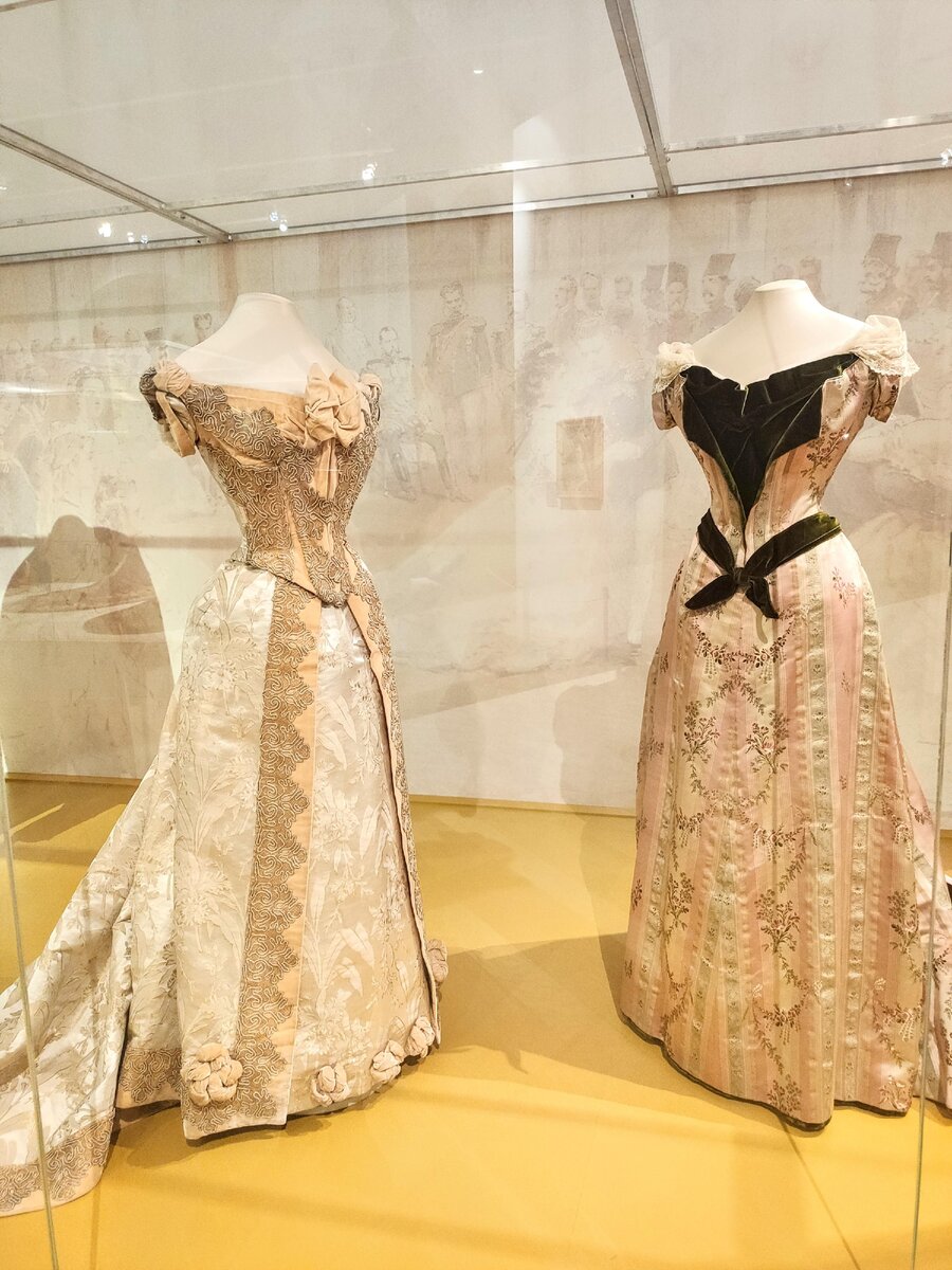 бальные платья императрицы Марии Федоровны © фото из личного архива автора блога Voyage sacvoyage. Использование текстов и фото моего блога без моего согласия запрещено