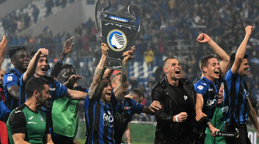 Аталанта страна. ФК Аталанта. Аталанта чемпион. FC Atalanta 2015. Аталанта Бергамо.