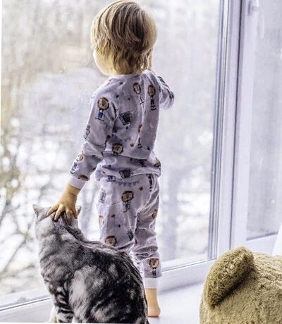 Наш маленький с котиком. 