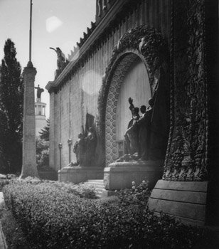 Борис Томбак. Из цикла "ВДНХ". 1977-1990