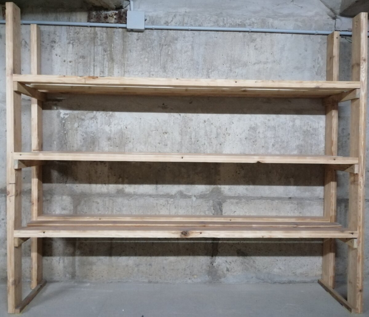 Рис. 1. Готовый стеллаж