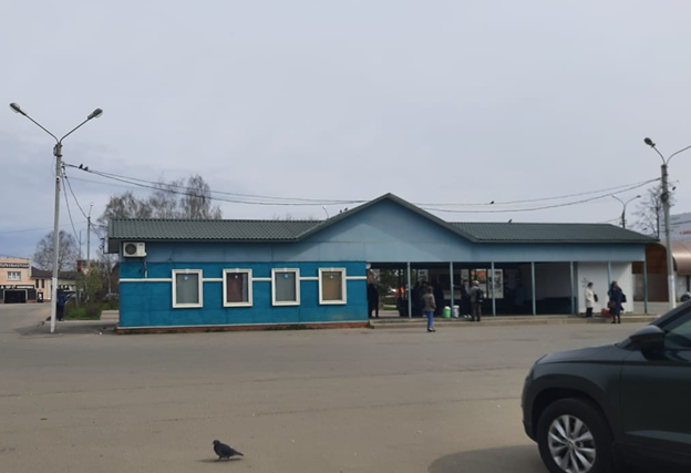 Уличный зал ожидания. Листаем далее.