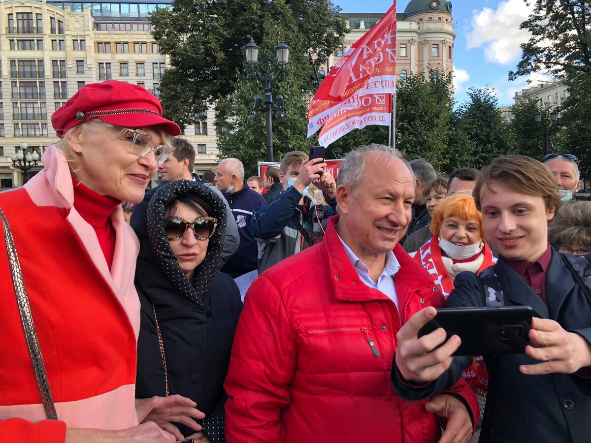Валерий Рашкин на акции=