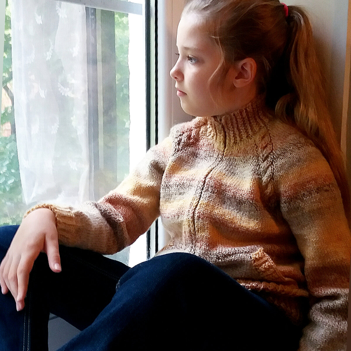 На улице дождь.