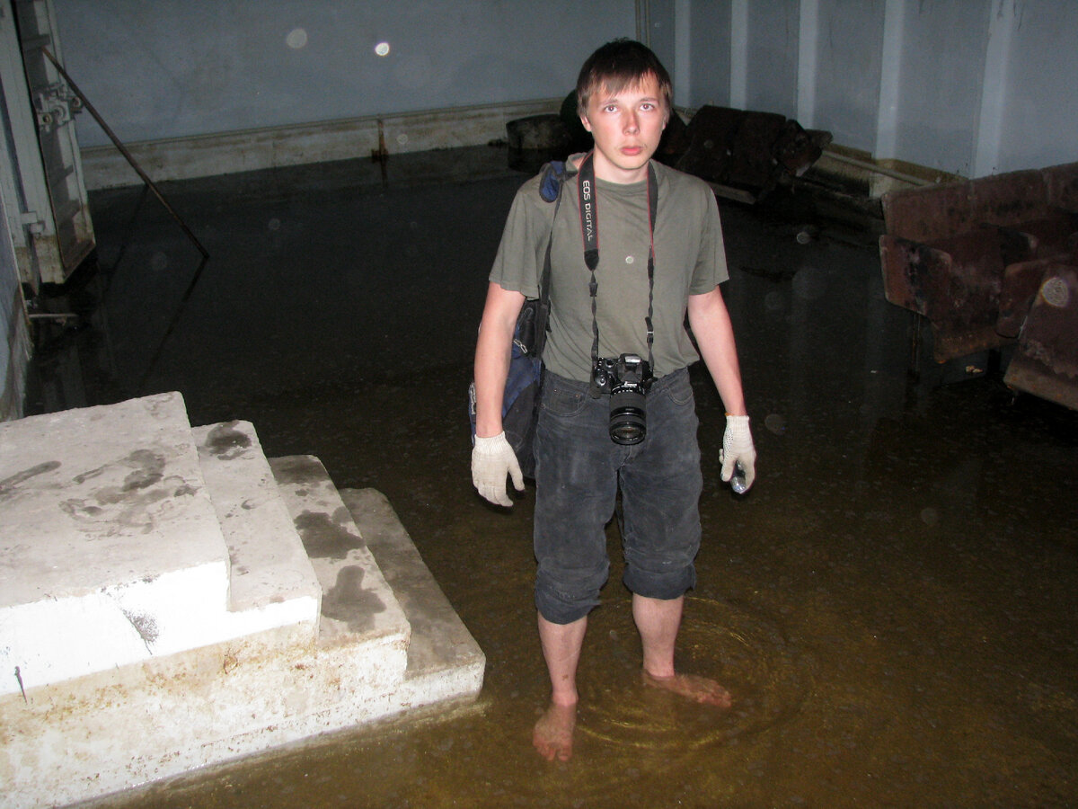 Мы шли по-щиколотку в воде, чтобы увидеть заброшенный советский бункер |  Покинутый край | Дзен