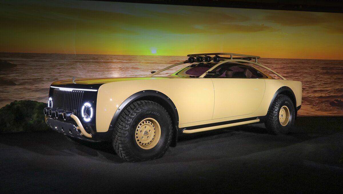 По официальным данным, почти шестиметровая махина построена с нуля, «вдохновлена красотой природы» и побуждает к её исследованиям «в роскошном контексте с Майбахом». Мол, полная свобода творчества позволила представить, как может выглядеть «будущее электрических путешествий».