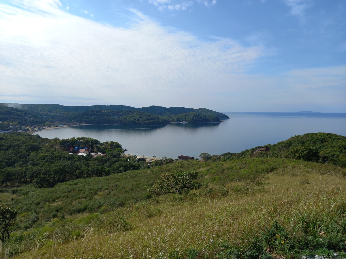 Живописный вид на бухту.