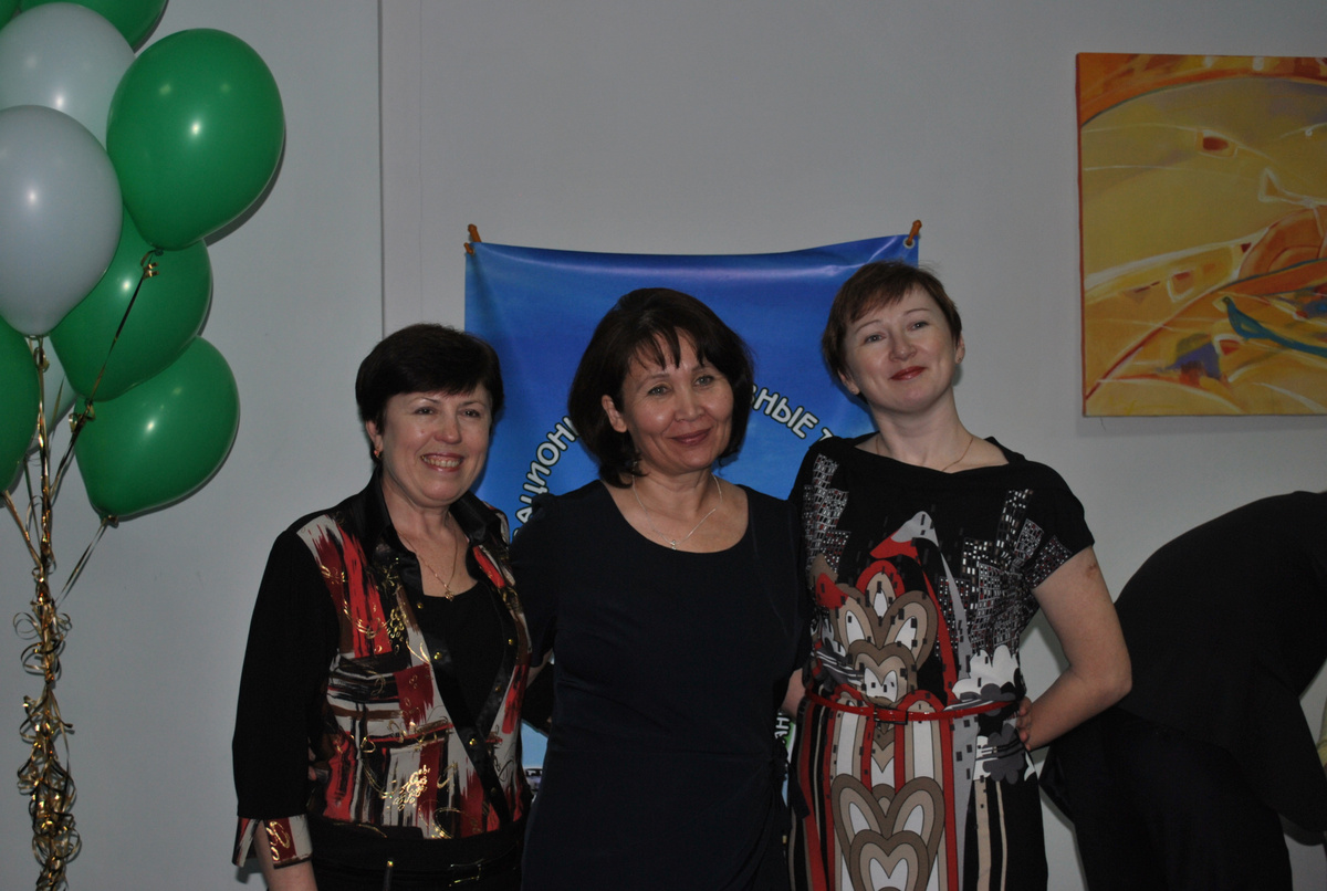 С Альфией  Бердигуловой 8 лет назад на  одном из мероприятий компании, которая  производила  витамины  для  машин))) Сейчас тема  витамин (только витамин для  людей) нас  объединила  снова