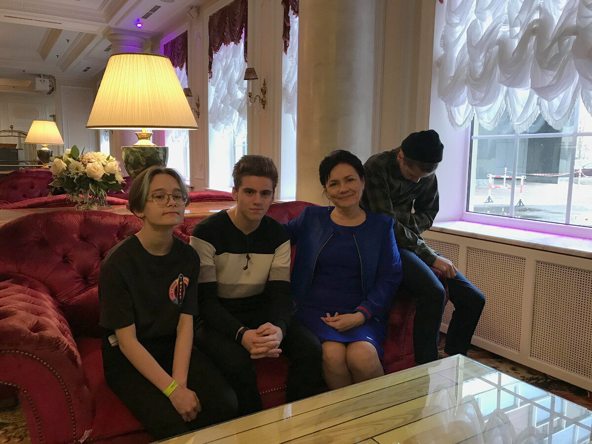 Настя, Руслик, мамуля и Ваня