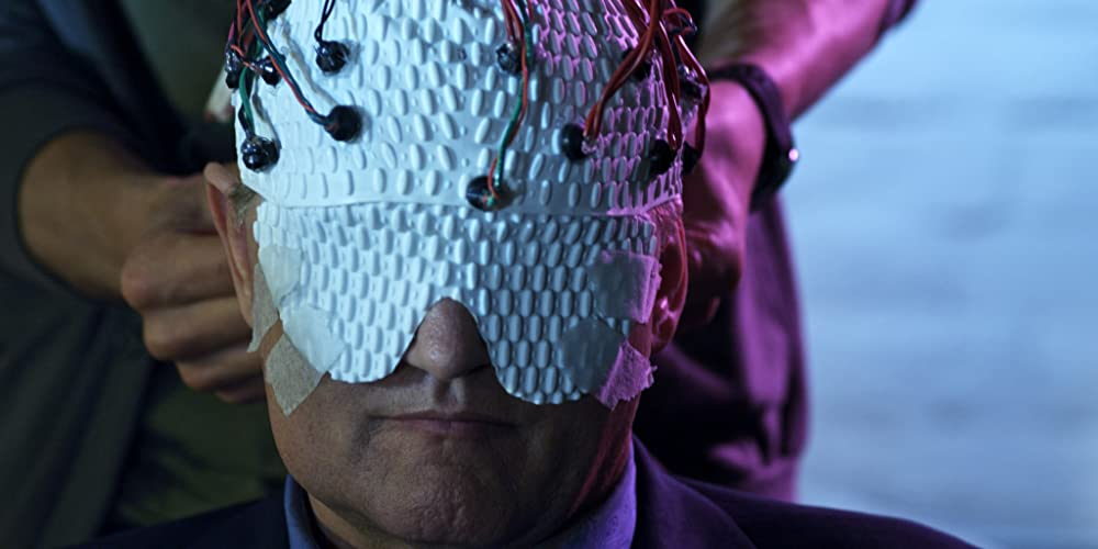 Кадр из фильма Extracted. Режиссер: Нир Панири. Оператор: Марк Путнэм. Производство: New Artists Alliance 