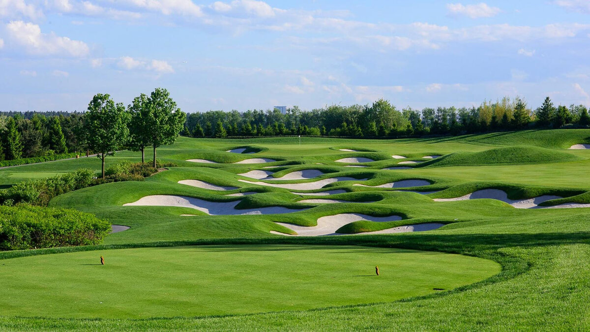 Course area. Сколково гольф парк. Гольф клуб Сколково. Гольф поле Agalarov Golf. Гольф поле Химки Куркино.