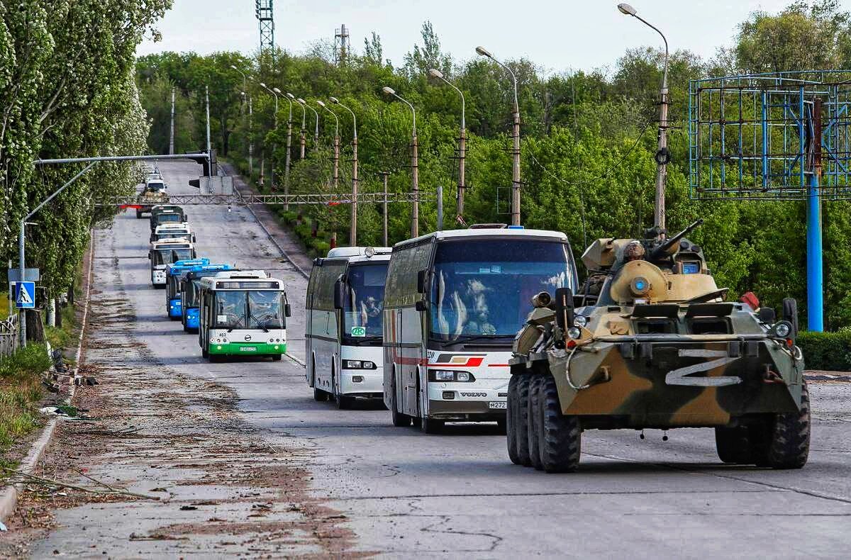 С Азовстали до Еленовки на автобусах, далее на автозаках...