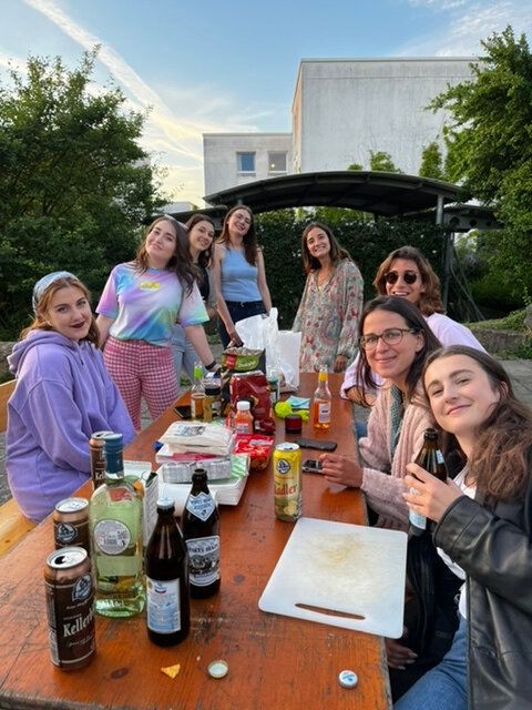 Мои друзья из 🇪🇸 🇩🇪 🇷🇺 