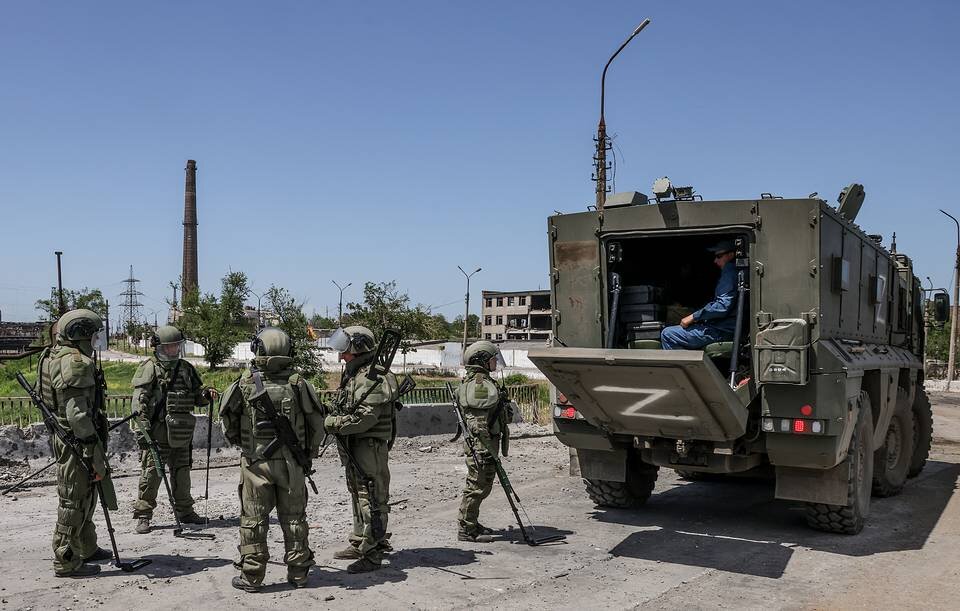 Военные готовятся прочесывать город. фото: картинки  яндекса.