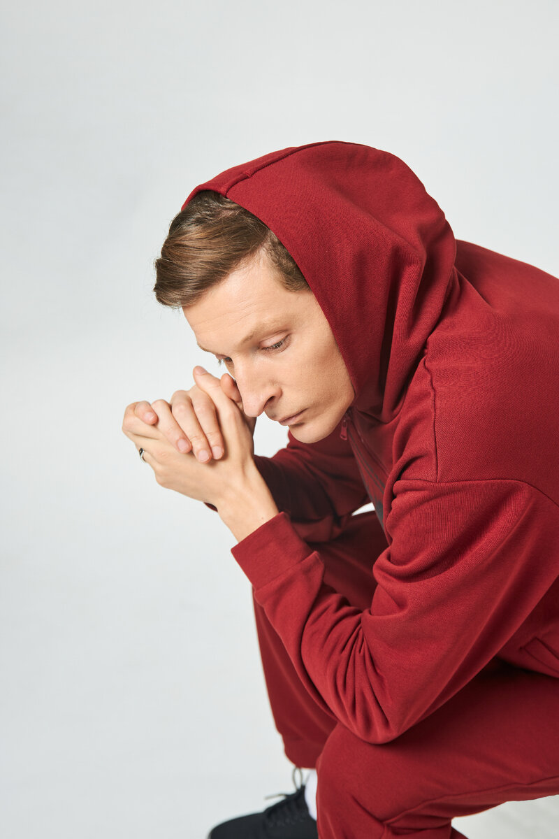 Павел Воля в костюме "Бродский".