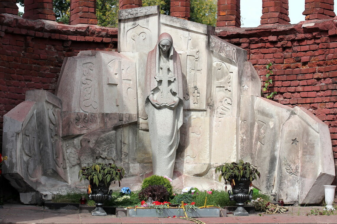 Памятник "Оставленным могилам"