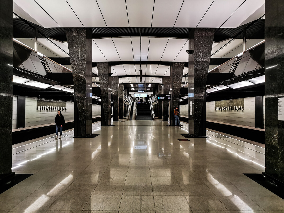 Станция "Петровский парк" Большой кольцевой линии метро.
