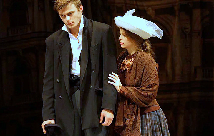 Как живёт популярный российский актёр Иван Батарев, как выглядит его жена-актрис