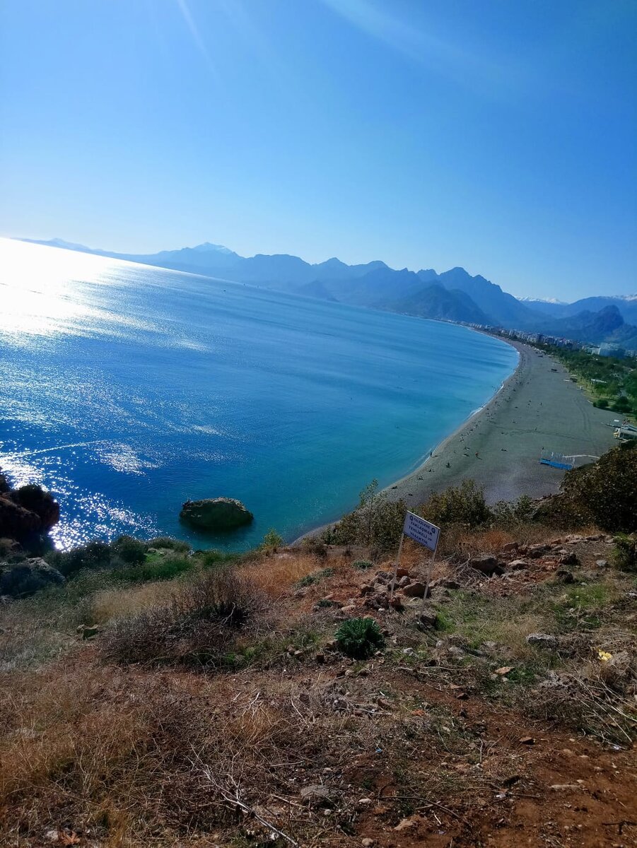 вид сверху на набережную