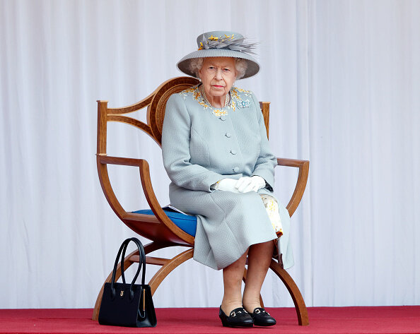 королева Елизавета Вторая