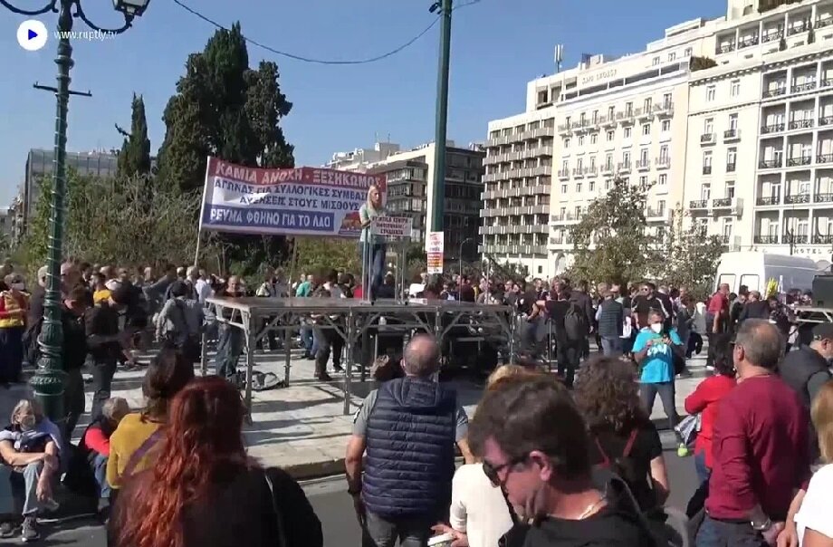 Европейцы начинают привыкать к новой жизни