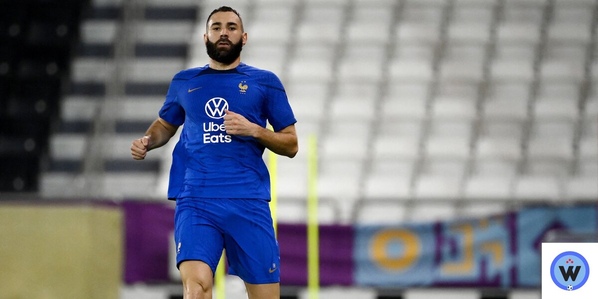 Бензема на тренировке сборной Франции.