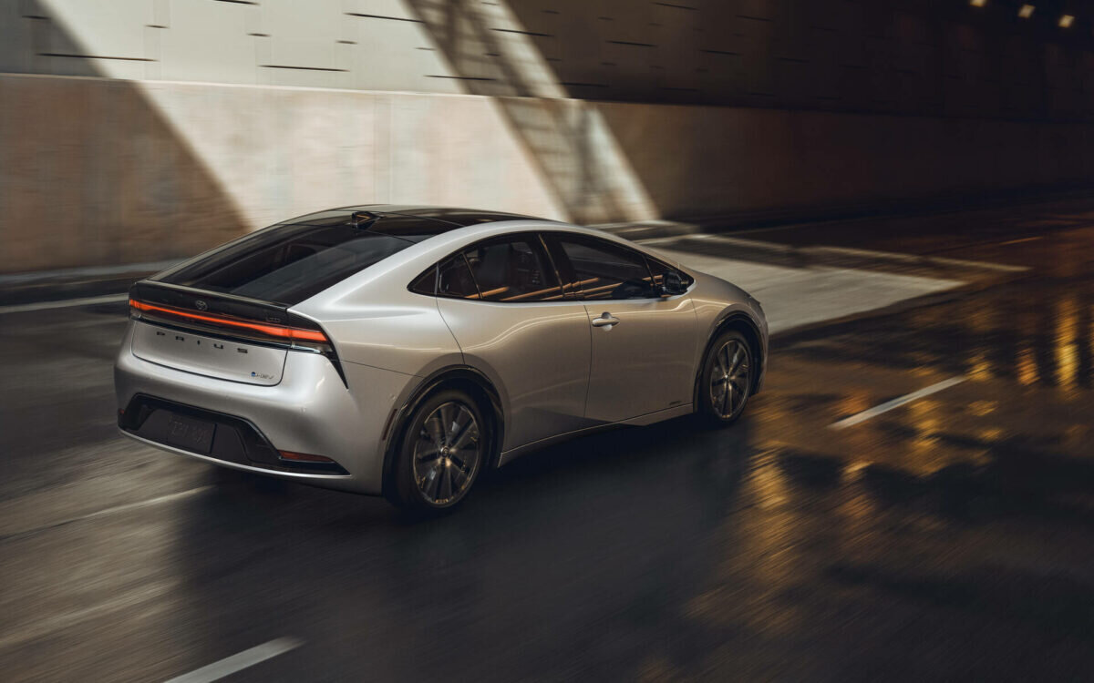 Новый Приус 5–го поколения, презентованный 16 ноября 2022 года на онлайн конференции Toyota, стал прорывом года. Конструкторы и дизайнеры изменили Prius 2023 до неузнаваемости.