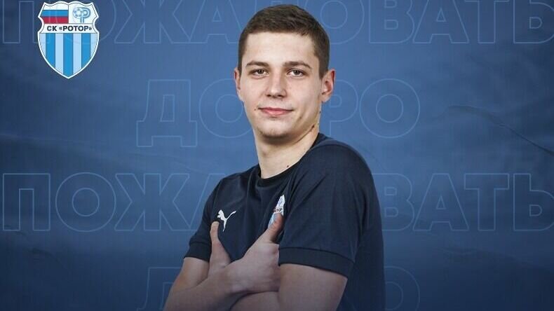     Очередной скандал разгорелся в волгоградском «Роторе» во время зимней паузы. Причиной стали странности при переходе молодого полузащитника Данила Шаталова.