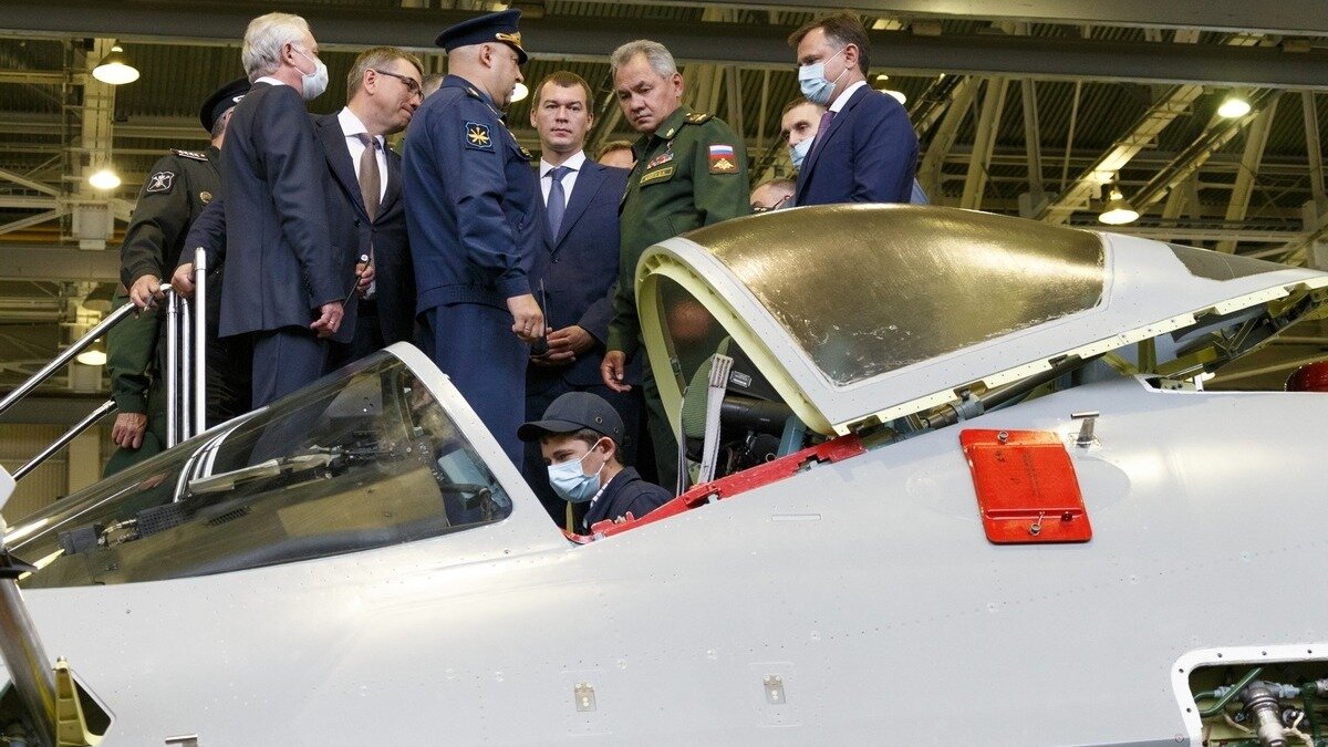     Близится развязка скандала о растрате по гособоронзаказу 90 млн рублей топ-менеджерами концерна «Тракторные заводы». В 2015–2016 гг концерн осваивал полученные от Минобороны 146 млн рублей — на эту сумму должны были создать опытные образцы боевой машины пехоты «Курганец». Но часть денег исчезла.
