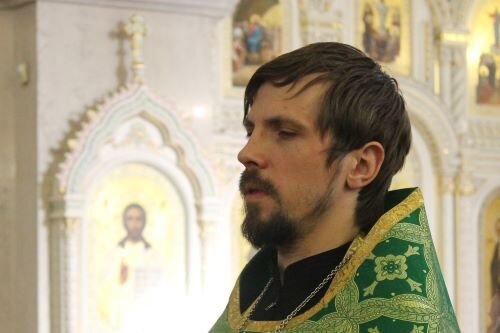 Иерей, настоятель храма Михаил Сергеевич Агеносов